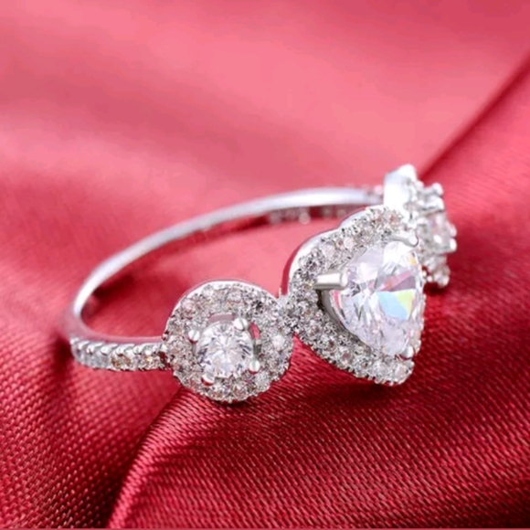 14k WG/Silver Fancy Heart Halo Diamond Ring sz 6.5
